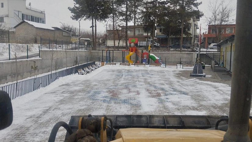 Battalgazi Belediyesi okullar için sahadaydı