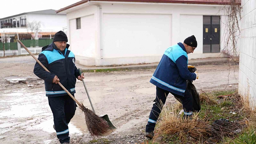 Park ve alışveriş alanlarında yoğun temizlik