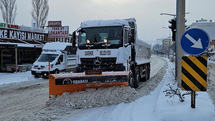 Malatya'da karla mücadele sürüyor