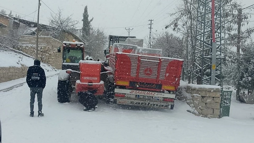 Darende'de yoğun kar yağışı ulaşımı zorlaştırdı