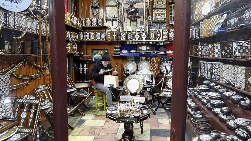 Dayısından öğrendiği mesleğini 44 yıldır sürdürüyor