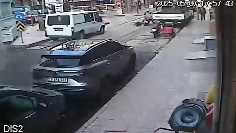 Dengesini kaybeden yaşlı adama motosiklet çarptı