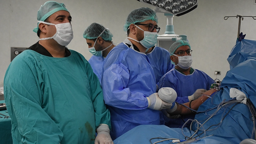 El cerrahisinde bölgenin kalbi Malatya'da atıyor: 25 yıllık tecrübeyle binlerce başarılı ameliyata imza attılar