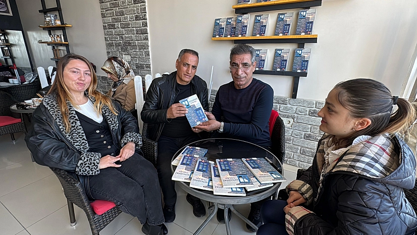 Emekli polis memurundan şiir kitabı imza gününe yoğun ilgi