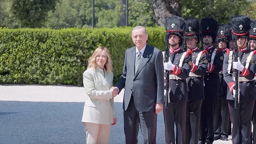Erdoğan, İtalya'da resmi törenle karşılandı