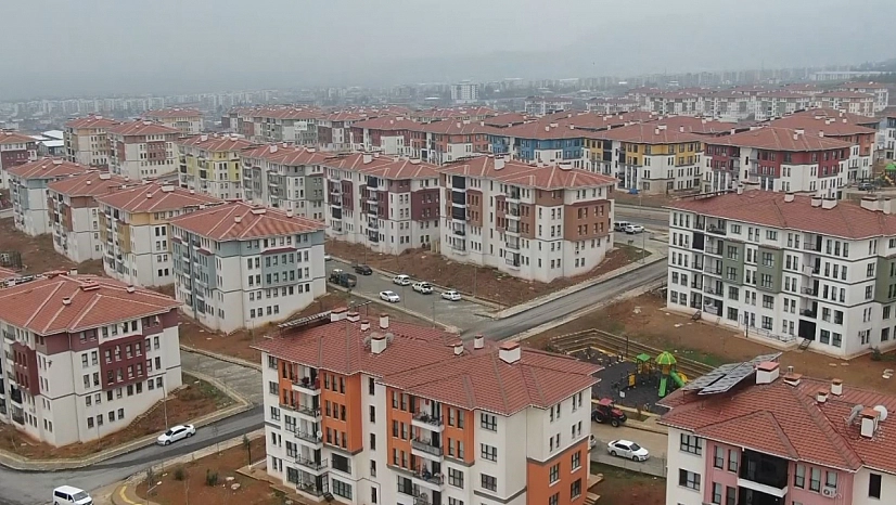 Felaketin ardından umut: Binlerce aile yeni yuvasında