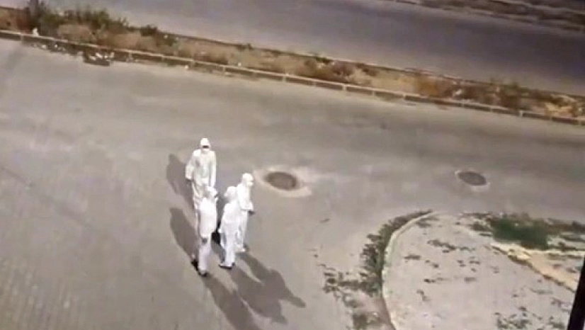 Tulumla gece gezmesine çıktılar