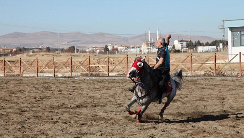 Geleneksel ata sporu Yazıhan'da hayat buluyor