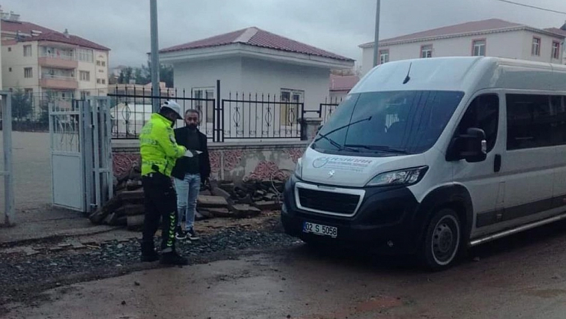 Gölbaşı'nda Okul Servisi Denetimi Gerçekleştirildi