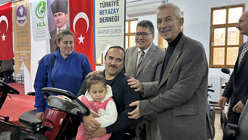 Gönüller bir oldu: 142 sandalye teslim edildi