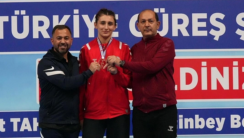 Güreşte Türkiye Şampiyonu oldu