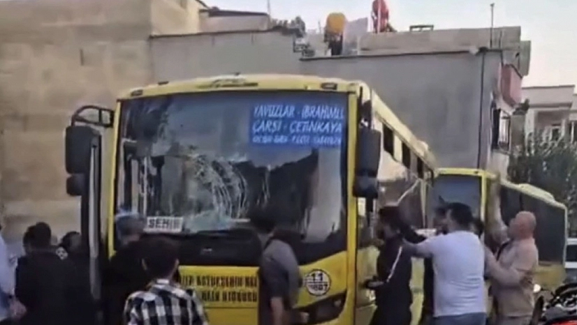 Halk otobüsü şoförüne meydan dayağı attılar