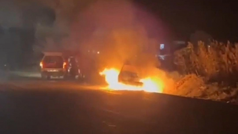 Harran Yolunda Bir Kişi Aracını Yakarak Kaçtı