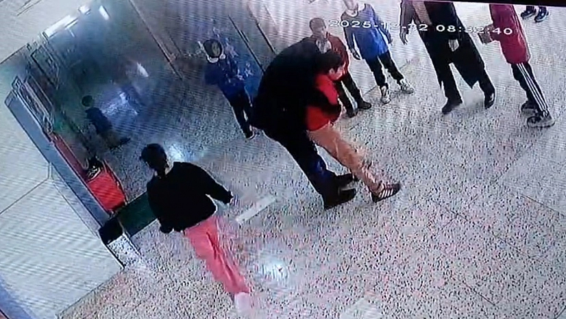 Heimlich manevrasıyla öğrencisinin hayatını kurtardı