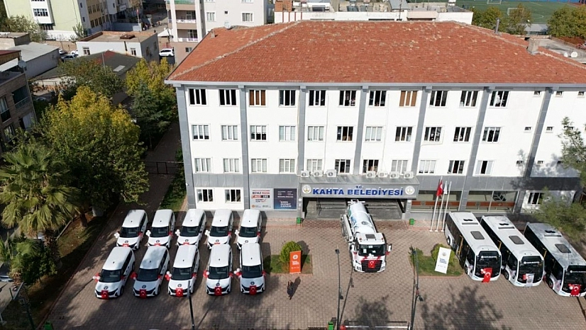 Kahta Belediyesi araç filosuna 14 yeni araç daha katıldı