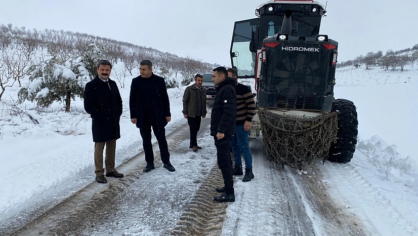 Kapanan köy yolları açılıyor