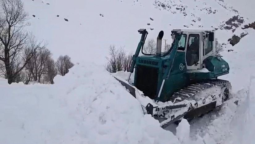 Kar kalınlığı 2 metreyi aştı