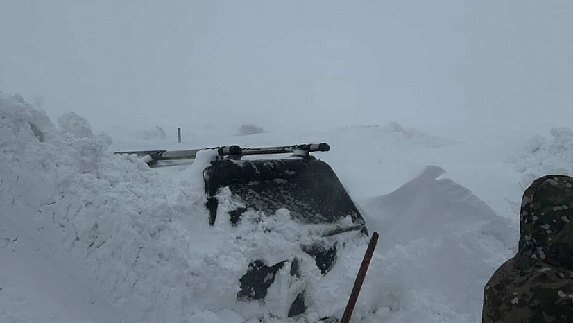 Kar kalınlığı 2 metreyi buldu: Malatya-Sivas yolu ulaşıma kapandı!