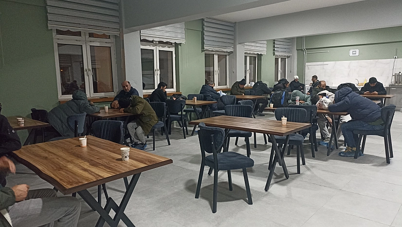 Karda mahsur kalan 700 kişi okul yurtlarına yerleştirildi