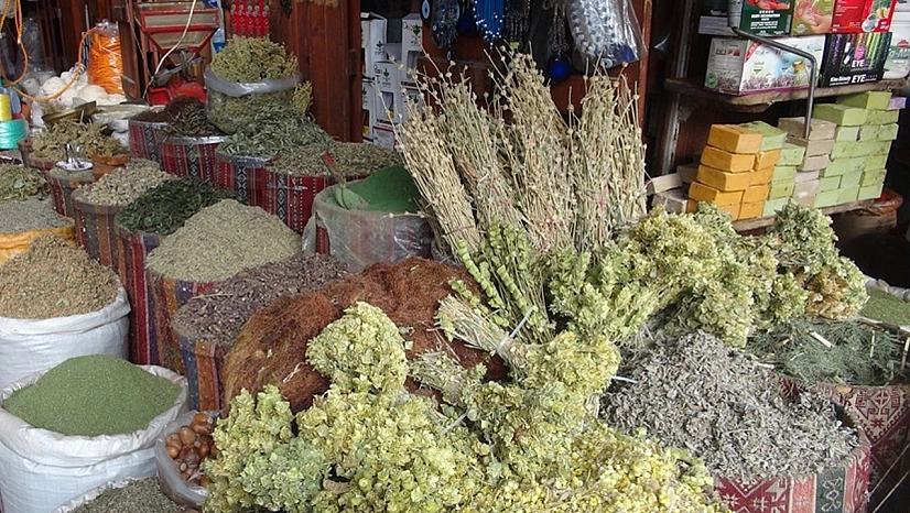 Karlı havalarda şifa arayanlar aktarlarda yoğunluk oluşturdu
