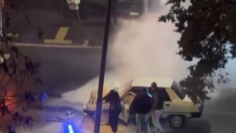 Kazaya karışan araçlardan biri alev aldı