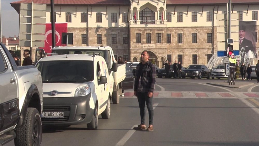 Kent genelinde 09.05'te hayat durdu