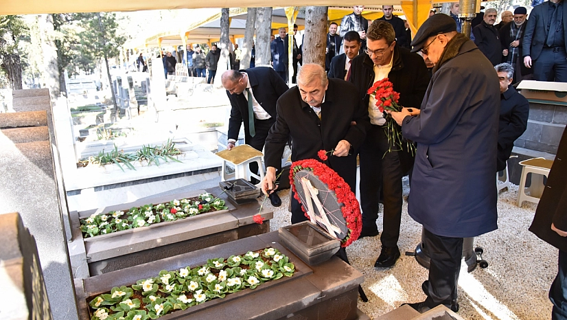 Konukoğlu, mezarı başında anıldı