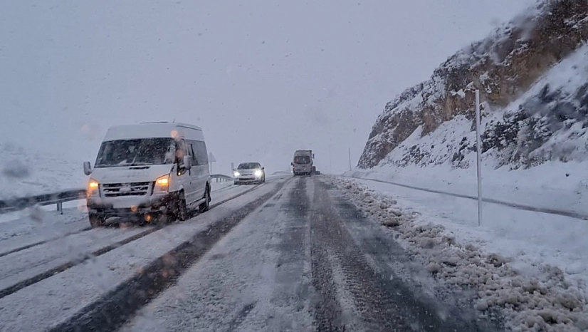 Kubbe Dağı beyaza büründü
