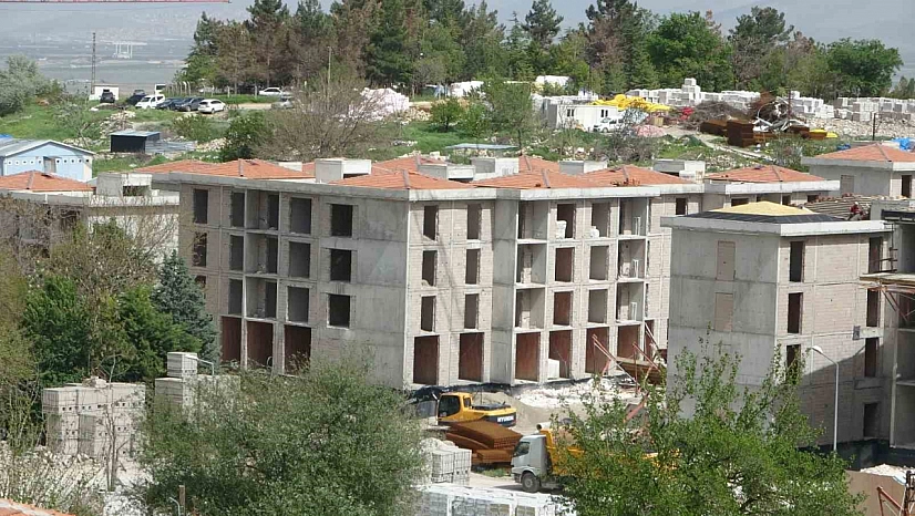 Akçadağ Başpınar'da deprem konutları yükseliyor