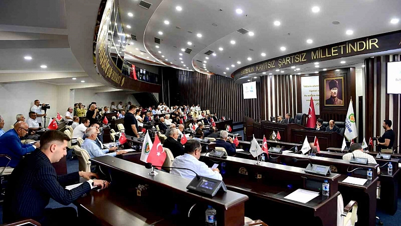 Malatya Belediyesi'nden öğrencilere 1 aylık ücretsiz abonman ve destek çantası