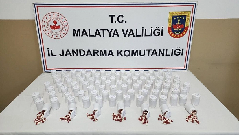 Malatya'da 5 bin 561 adet sentetik ecza hap ele geçirildi