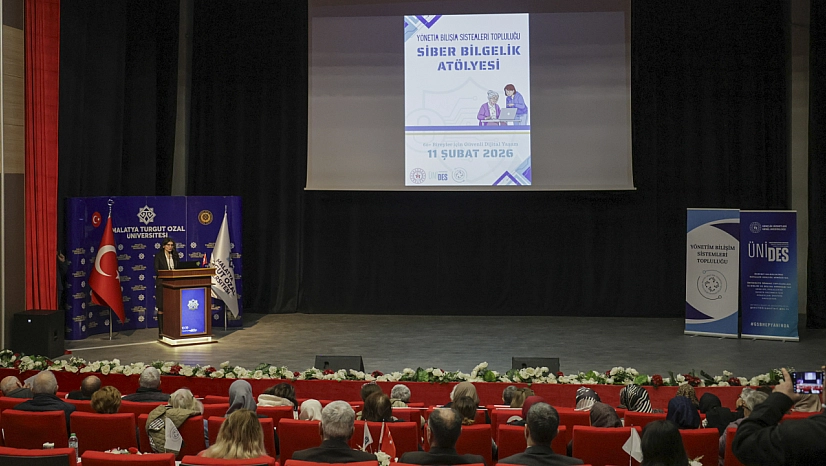 Malatya'da 60 yaş üstü bireylere dijital farkındalık semineri düzenlendi