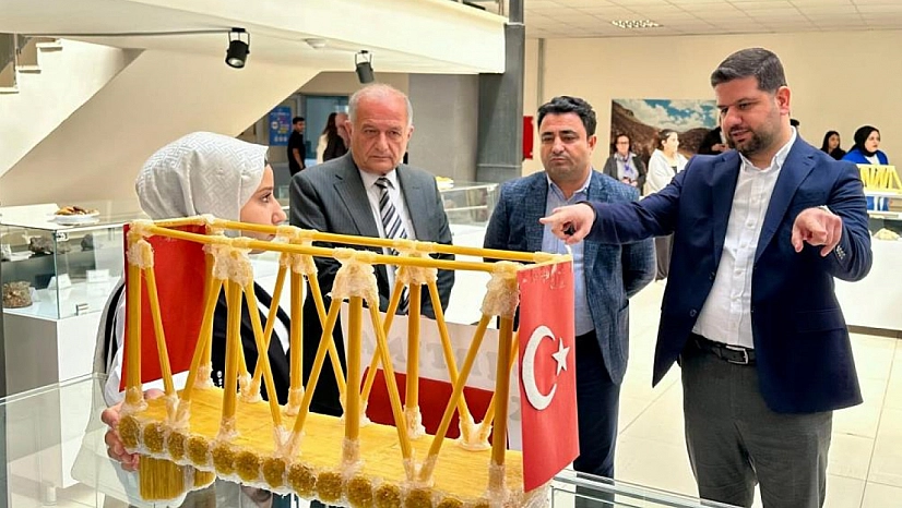 Malatya'da çubuk makarna ile mühendislik şovu