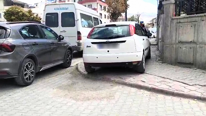 Malatya'da düzen değişti: Yollar vatandaşların, kaldırımlar otomobillerin oldu!