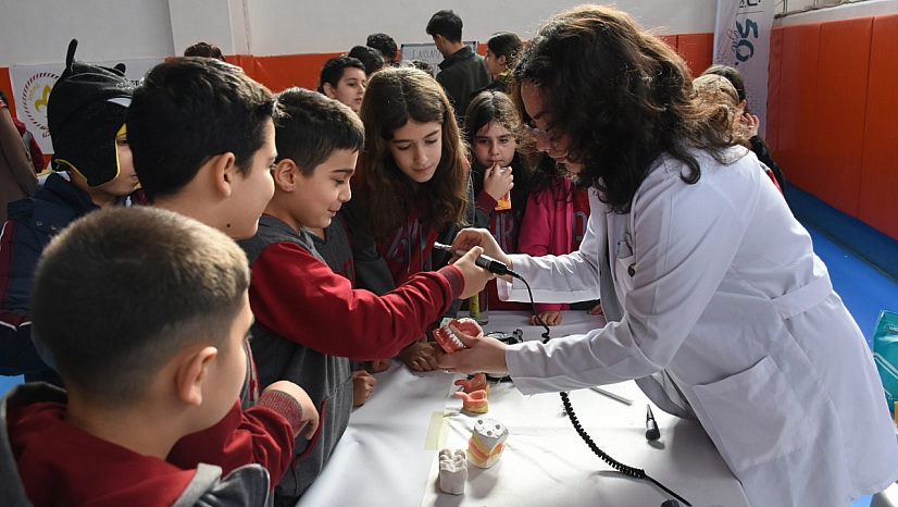 Malatya'da öğrenciler bilim şenliğinde bir araya geldi