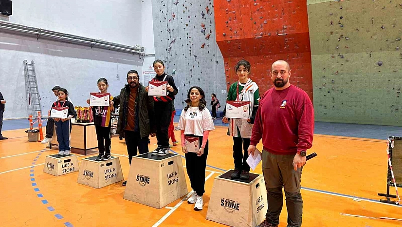 Malatya'da minikler ve gençler tırmanış yarışlarında ter döktü