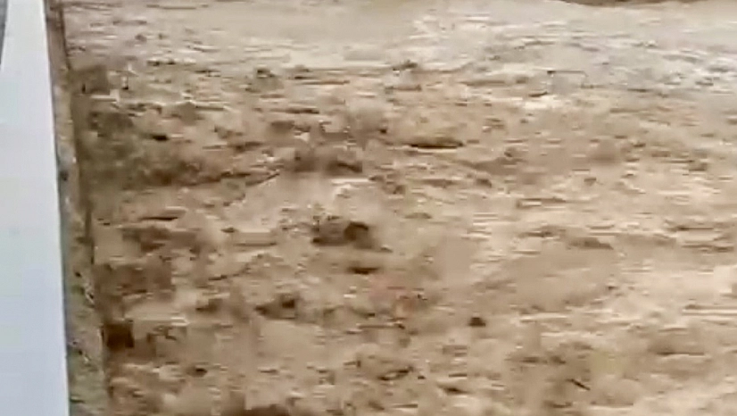 Malatya'da Sağanak Hayatı Olumsuz Etkiledi: Dereler Taşma Noktasına Geldi