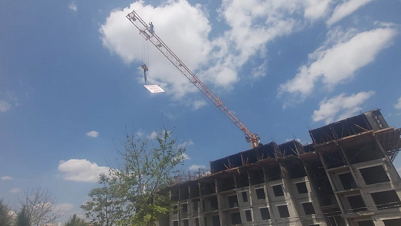 Malatya'da TOKİ şantiyesinde vinçli eylem..! 4 Aydır paralarını alamadılar…