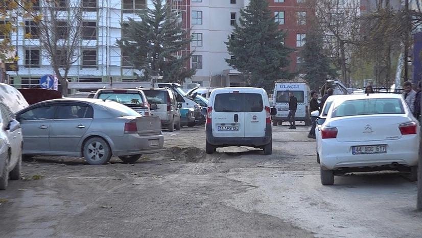 Malatya'da vatandaşlar isyanda! Altyapı tamam, yol hala çamur içinde