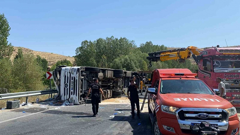 Malatya'daki kazada yaralanan tır sürücüsü hayatını kaybetti