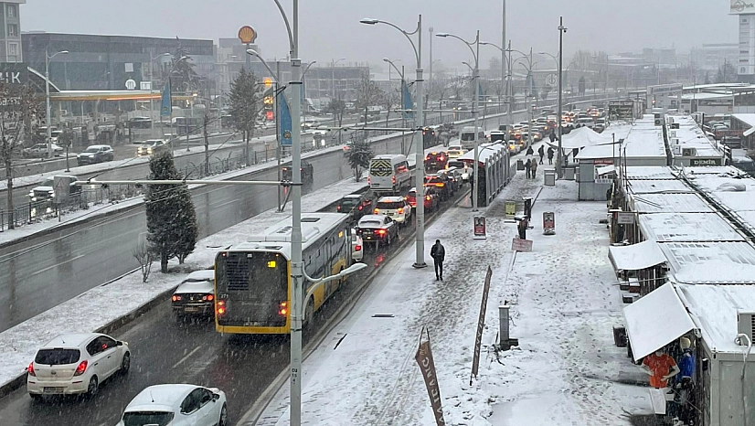 Malatya kara teslim: Çevre Yolu'nda trafik kilitlendi