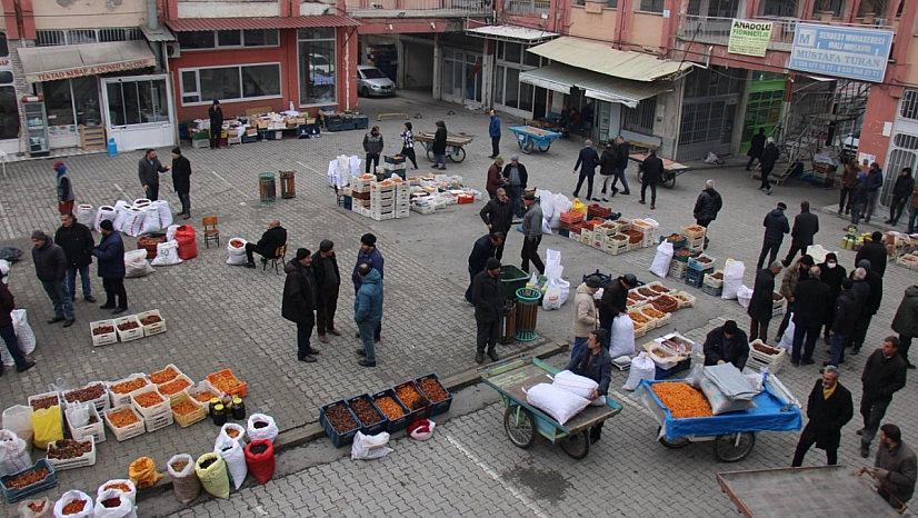 Malatya kayısısında fiyat uçurumu büyüyor: Tarlada 220 TL, markette 700 TL!