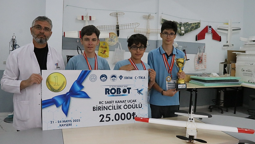 Malatyalı liselilerden büyük başarı: İHA'yla dünya birinciliği!