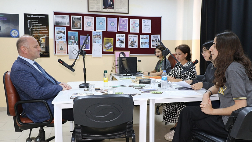 Öğrenciler sınav stresini 'Genç Radyo' ile aşıyor