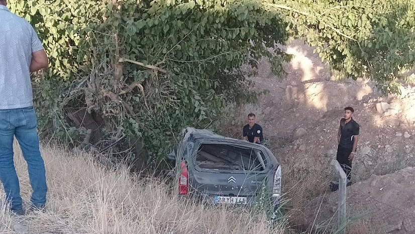 Otomobil şarampole yuvarlandı: 1 yaralı