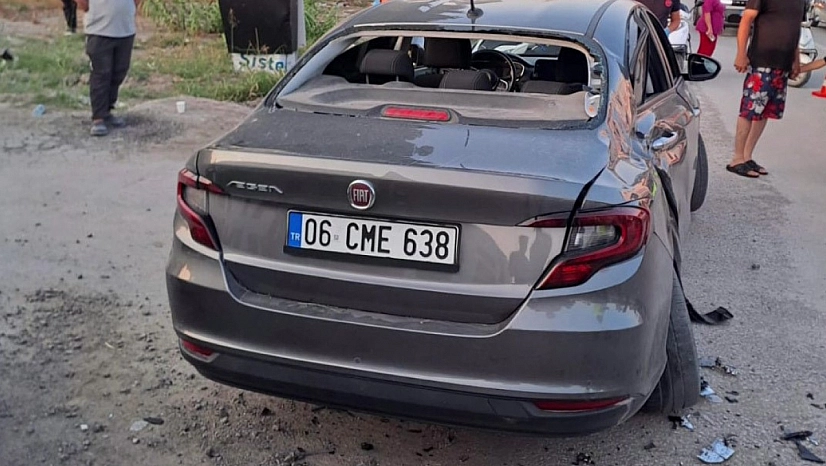 Otomobile ok gibi saplanan motosikletteki 1 kişi öldü, 1 kişi yaralandı