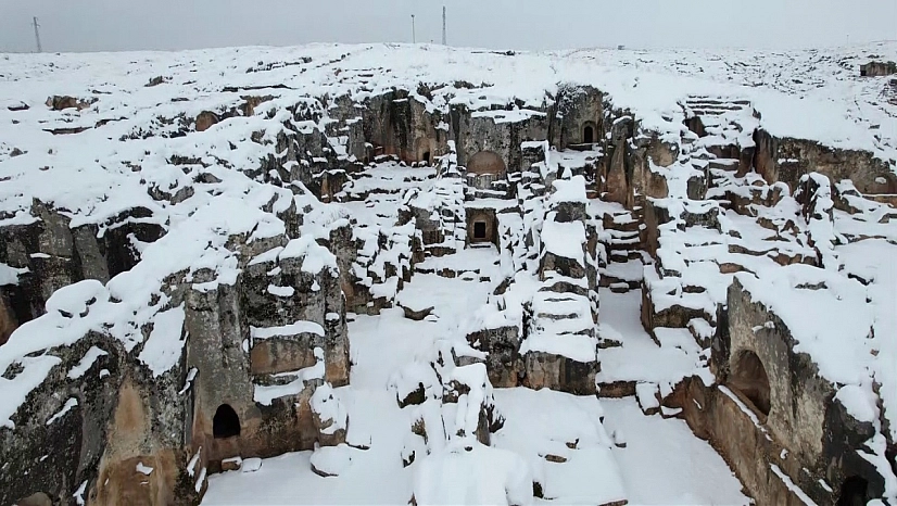 Perre Antik Kenti beyazlara büründü