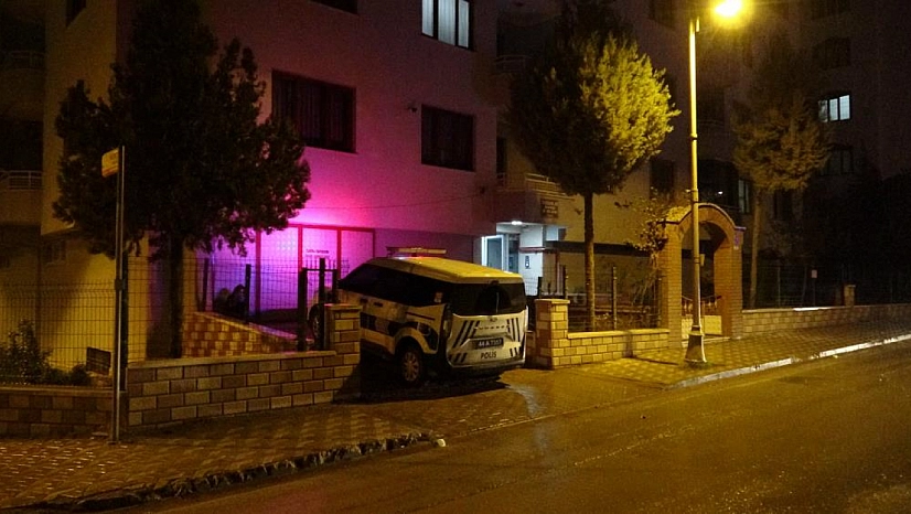 Polis Balkondan Girdi, Yaşlı Adamın Cesediyle Karşılaştı