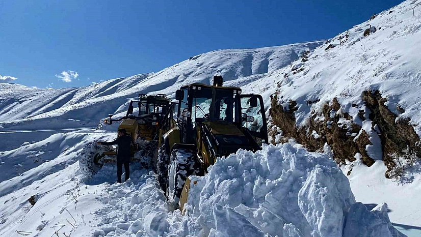 Kar tüm şehri sardı: 392 kilometrelik yol temizlendi