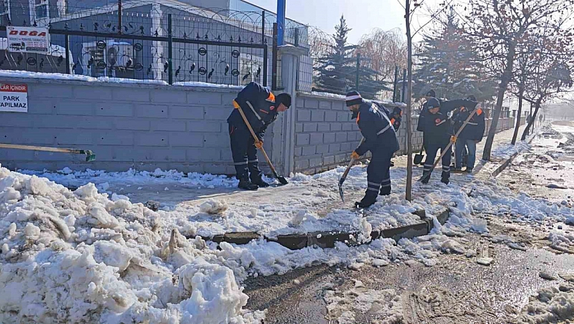 Karla mücadele çalışmaları aralıksız sürüyor